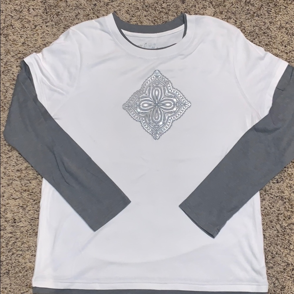 XL white/grey shirt